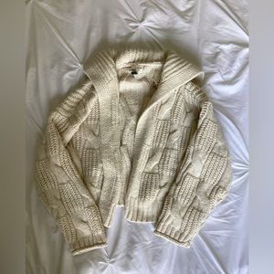 Cream knit cardigan ☕️